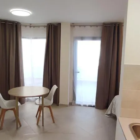 Beachfront Americas - Trg * Playa de las Americas (Tenerife)